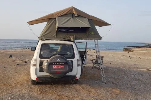 rent a mitsubishi pajero with roof top tent in Oman