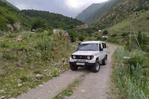 Toyota Land Cruiser 75 series rental Kyrgyzstan