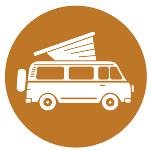 Icône représentant un camping-car blanc avec un toit relevable, sur un fond circulaire marron.