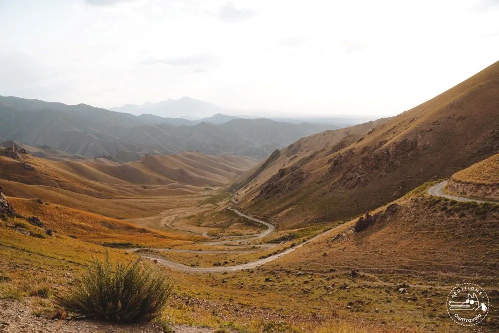 Tuz pass to Lake Song Kul